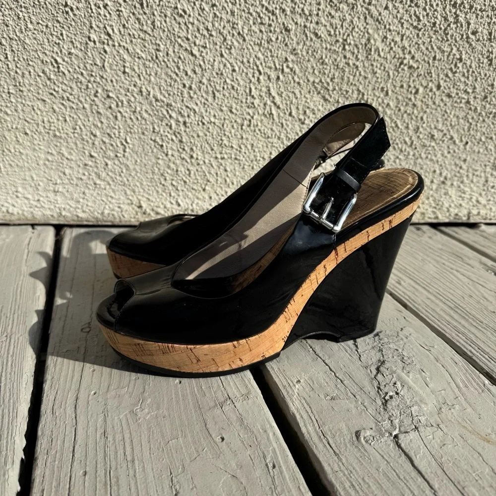 Donald pliner // debb black patent leather cork peel toe high heels size 9